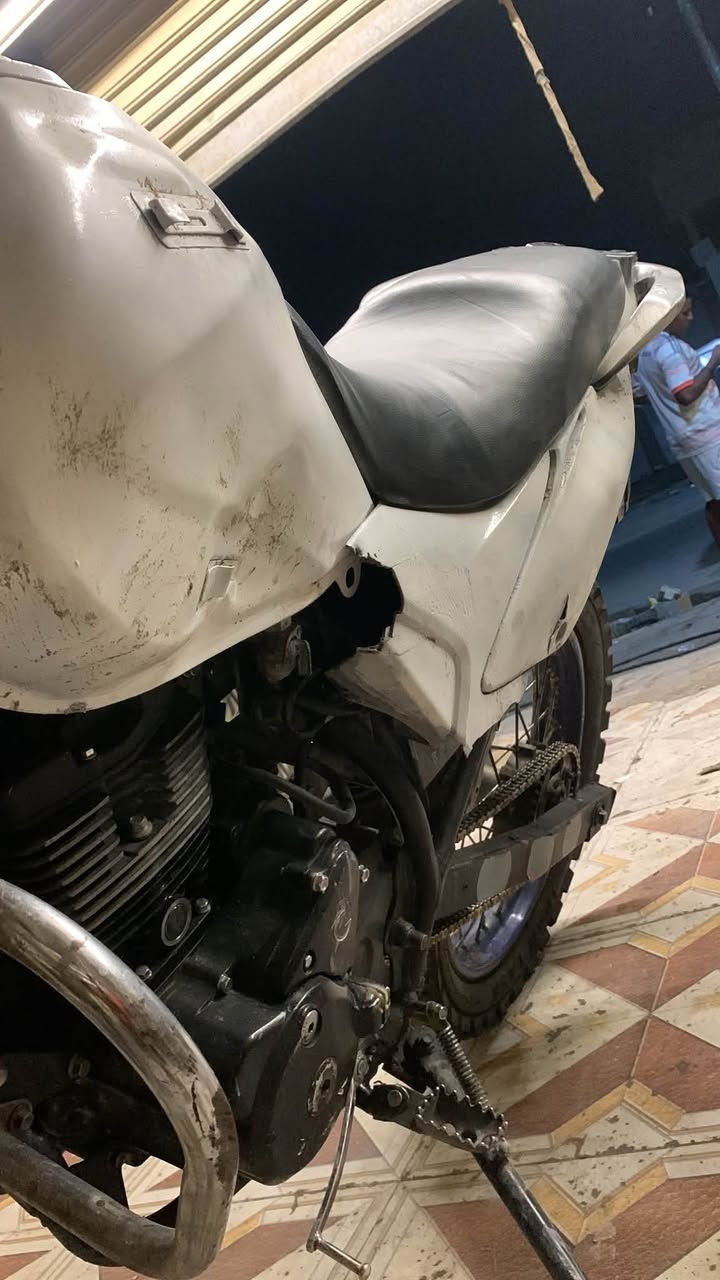 قفاز محور مكينه مال سونك كفرات تعبانه ضفيره جديده تخم تاير جديد الضفيره جديده والله بس تشده سعر٤٥٠ وبيها مجال مكاني بغداد الحسينية رقمي***********
