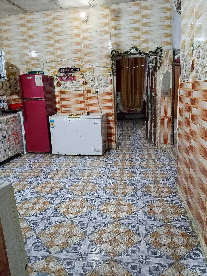 السلام عليكم يوجد بيت للبيع في حي الكرار طابو زراعي المساحة 170يتكون من غرفتين نوم+صاله+استقبال+حمامات خارجية للتواصل ***********

