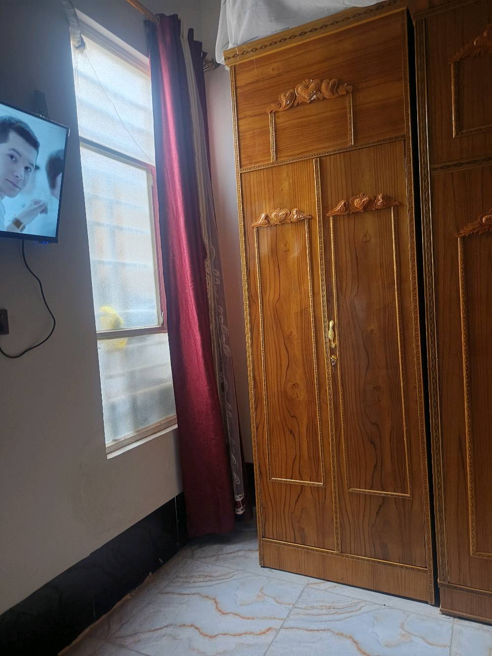 غرفة نوم • سنة ونص • نضيفة كلش