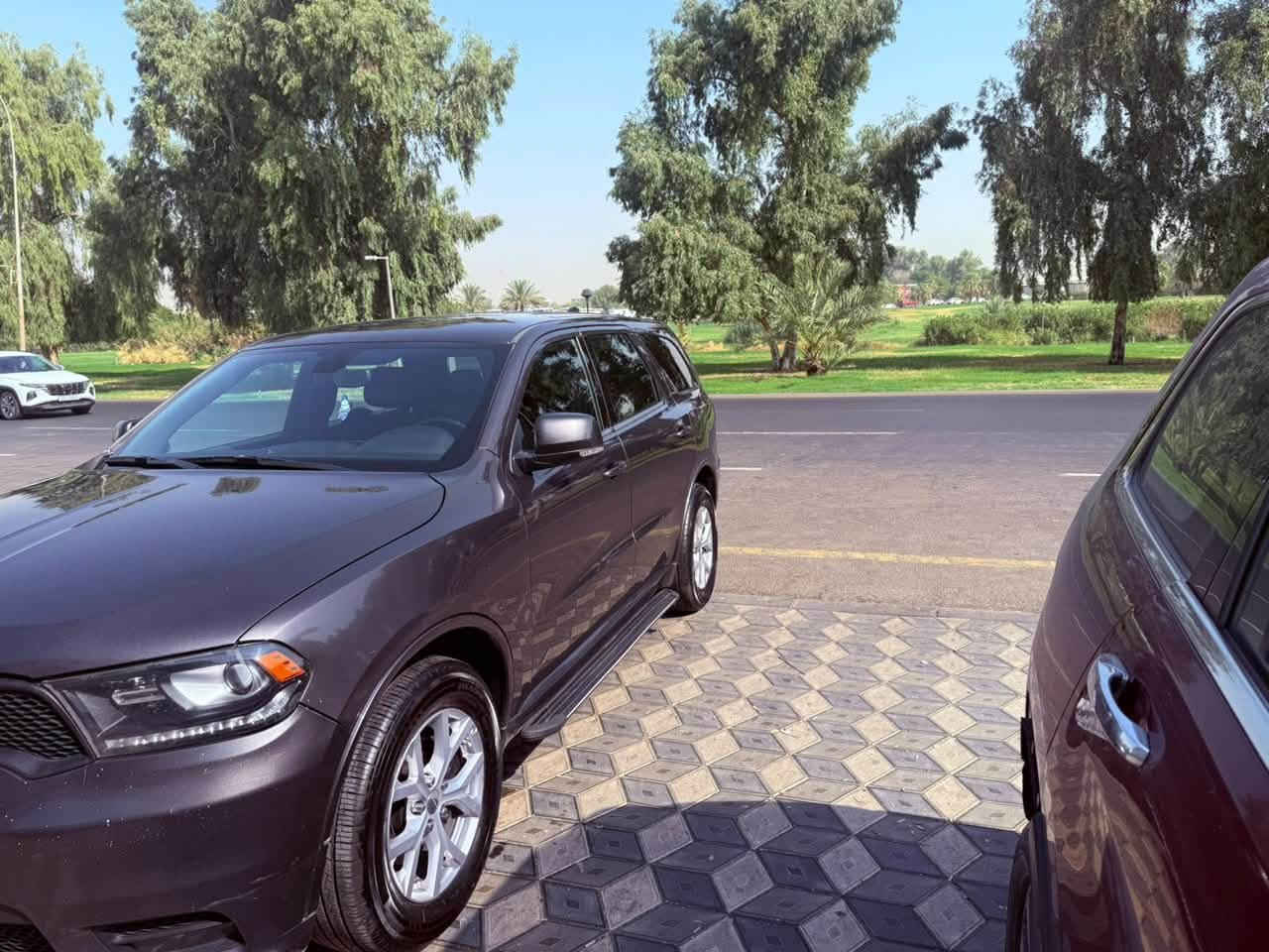 Dodge Durango GT 2020

🔹 المنشأ: أمريكي 🇺🇸
🔹 النوع: SUV رياضية عائلية
🔹 الفئة: GT
🔹 سنة الصنع: 2020 معلاية 2022
🔹 المحرك: 3.6 لتر Pentastar V6
🔹 عدد السلندرات: 6
🔹 القوة: تقريبًا 295 حصان
🔹 العزم: تقريبًا 353 نيوتن.متر
🔹 ناقل الحركة: أوتوماتيك 8 سرعات
🔹 نظام الدفع: ( رباعي)
🔹 عدد المقاعد: 7 ركاب
🔹 نوع الوقود: بنزين
🔹 سعة خزان الوقود: تقريبًا 87 لتر
🔹 سعة الشنطة: واسعة وقابلة للزيادة 
عند طي المقاعد
🔹3 قطع تبريد 
🔹صدر السيارة جيد جدآ 
🔹تحكم ستيرن 
🔹كشنات كهرباء وتدفئة 
🔹عليها ادامة كاملة 
🔹رقم بغداد بسمي 
للتواصل ***********
سعر 180 وبيه مجال
