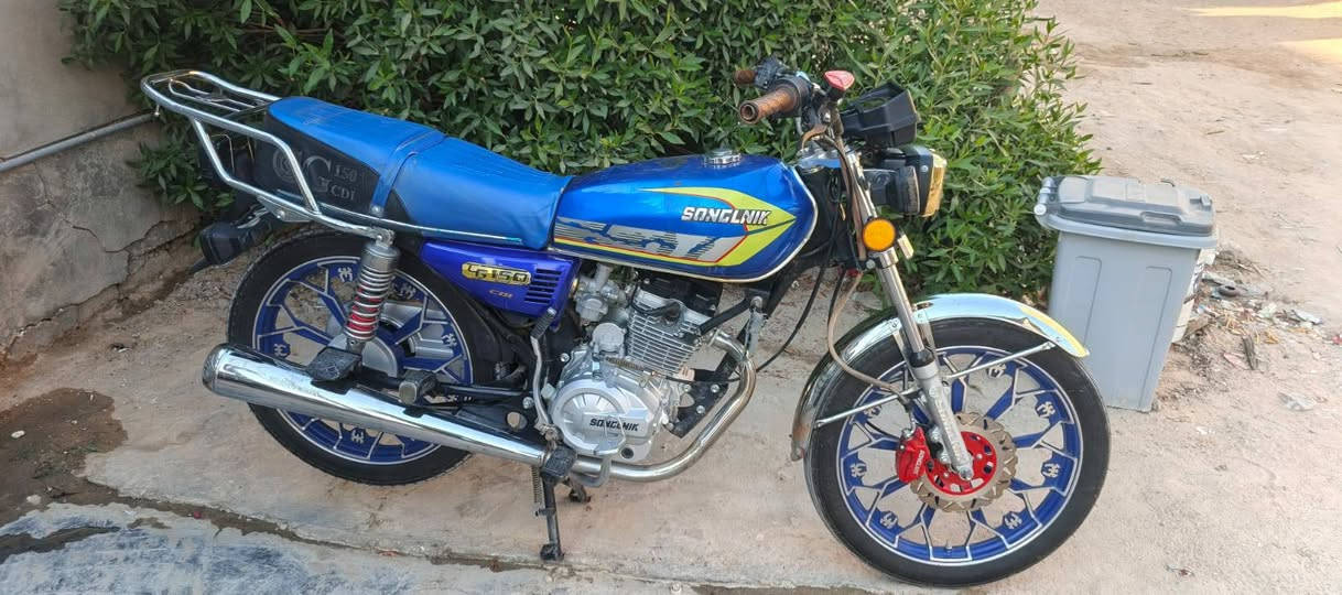 🏍️ للبيع دراجة نارية بحالة ممتازة
دراجةعدد ٢  نظيفة استعمال شخصي، مكينتها ما مفتوحة، وأداؤها ممتاز. السعر ٧٢٥ الف بيه مجال قليل للشراي
موديل 2025، أوراقها كاملة وأصولية، وجاهزة للنقل والبيع.
📌 المكينة: ما مفتوحة
📌 الأوراق: كاملة وأصولية
للاستفسار والتواصل، ***********
