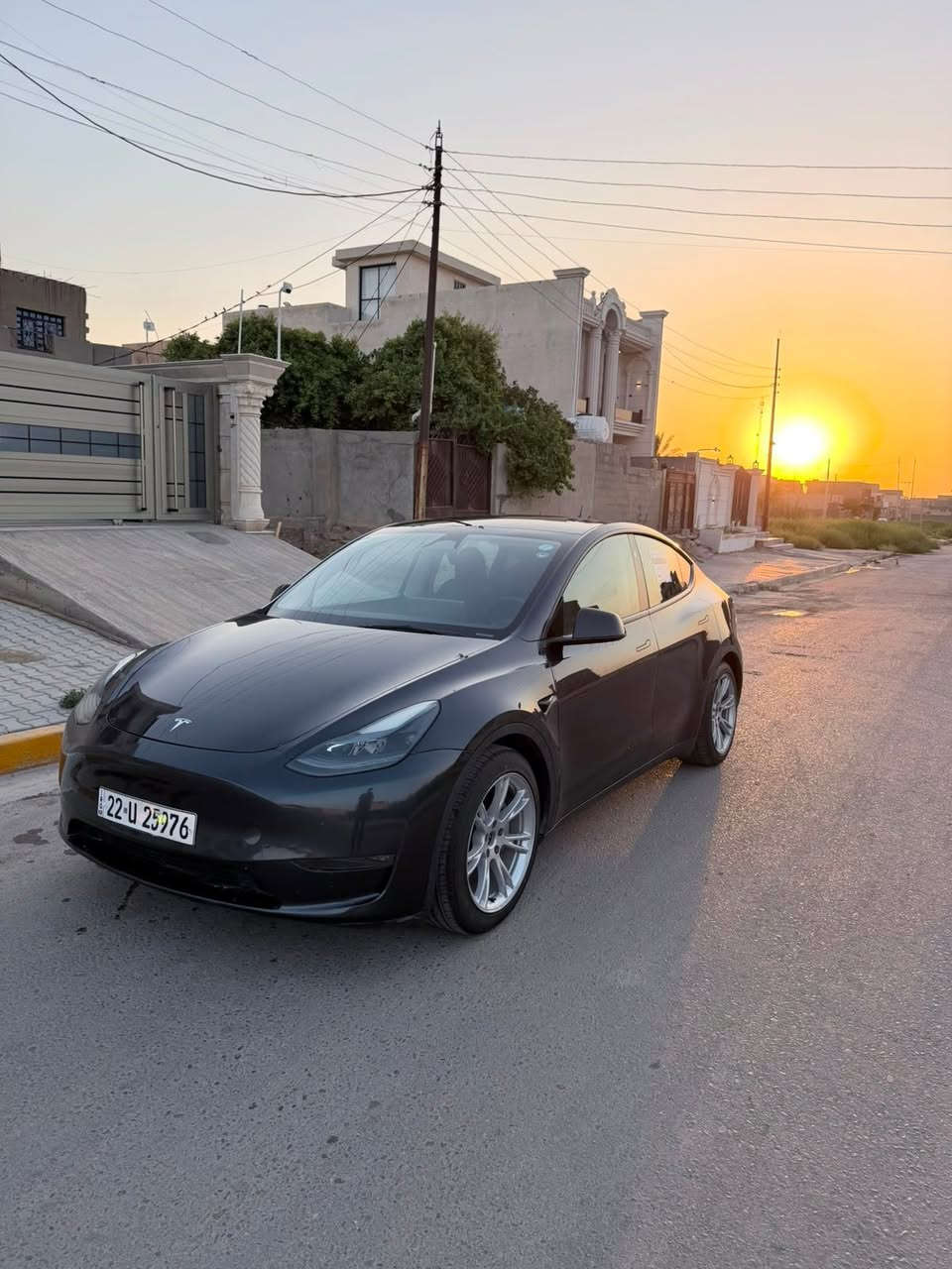 Tesla Model Y 2024

📍السياره موجوده في  بغداد للتواصل  ***********

تسلا موديل Y 2024
الموديل  2024
اللوان فيراني   
المسافة المقطوعة 64758km
مرقم أربيل 
‎
                         👇🏻👇🏻👇🏻الاضافات  👇🏻👇🏻👇🏻
                                  

‎• تقطع بالشحنة 450 كيلو
‎• سقف بانوراما زجاج
‎• شاشة كبيرة حجم 15 بوصة
‎• كاميرا خلفية
‎• حساسات خلفية
‎• كاميرا امامية
‎• حساسات اماميه
‎• كاميرا جانبيه 
‎• كراسي كهرباء 
‎• كراسي مدفية
‎• غرفة جلد مميزة لون اسود    
‎• رادار امامي
‎• رادار خلفي
‎• رادار جانبي
‎• مانع تصادم
‎• محدد مسرب
‎• كاميرات عدد 8 
‎• حساسات جانبيه
ويل قياس 18 
‎• مثبت سرعة
‎• كاميرات محيطيه 360° 
‎• تحكم بالسياره عن طريق الشاشة
‎• نظام قيادة آلية Auto Pilot
‎• عداد ديجيتال
‎• تشغيل تلقائي
‎• نظام قيادة ذاتية Full Self drive
‎• نظام (RCTA) للتنبيه عند الرجوع للخلف
‎• نظام (RSA) لكشف لافتات السرعه للطريق
‎• نظام (PSC) الرادار الذكي لمنع الاصطدام 
‎• نظام (LTA) لتحديد المسار على الطريق
‎• تشغيل عن بعد
‎• الدخول الذكي
‎• نظام ترفيهي كامل متكامل يحتوي على ( YouTube / 
WhatsApp / Tik Tok / Netflix)

🚗🚗حادث السيارة كما موضح في الصور 🚗🚗

الأردن الزرقاء المنطقه الحره شارع 20 شمال 

التواصل عمر الدليمي 00962786166701 علي الكرغولي 00962788505634
