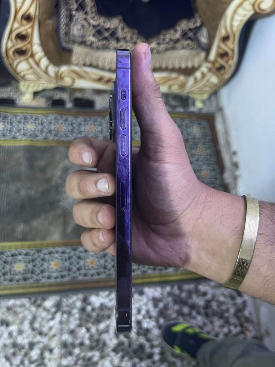 للبيع آيفون 14برو ماكس 
ذاكرة 256
بطارية 87
الجهاز نظيف جداً 
(مبدل فقط بورد)
وياه كارتونه وشاحنة
السعر 750
مكاني بغداد مدينة الصدر
رقم الهاتف ***********

متوفر واتساب
