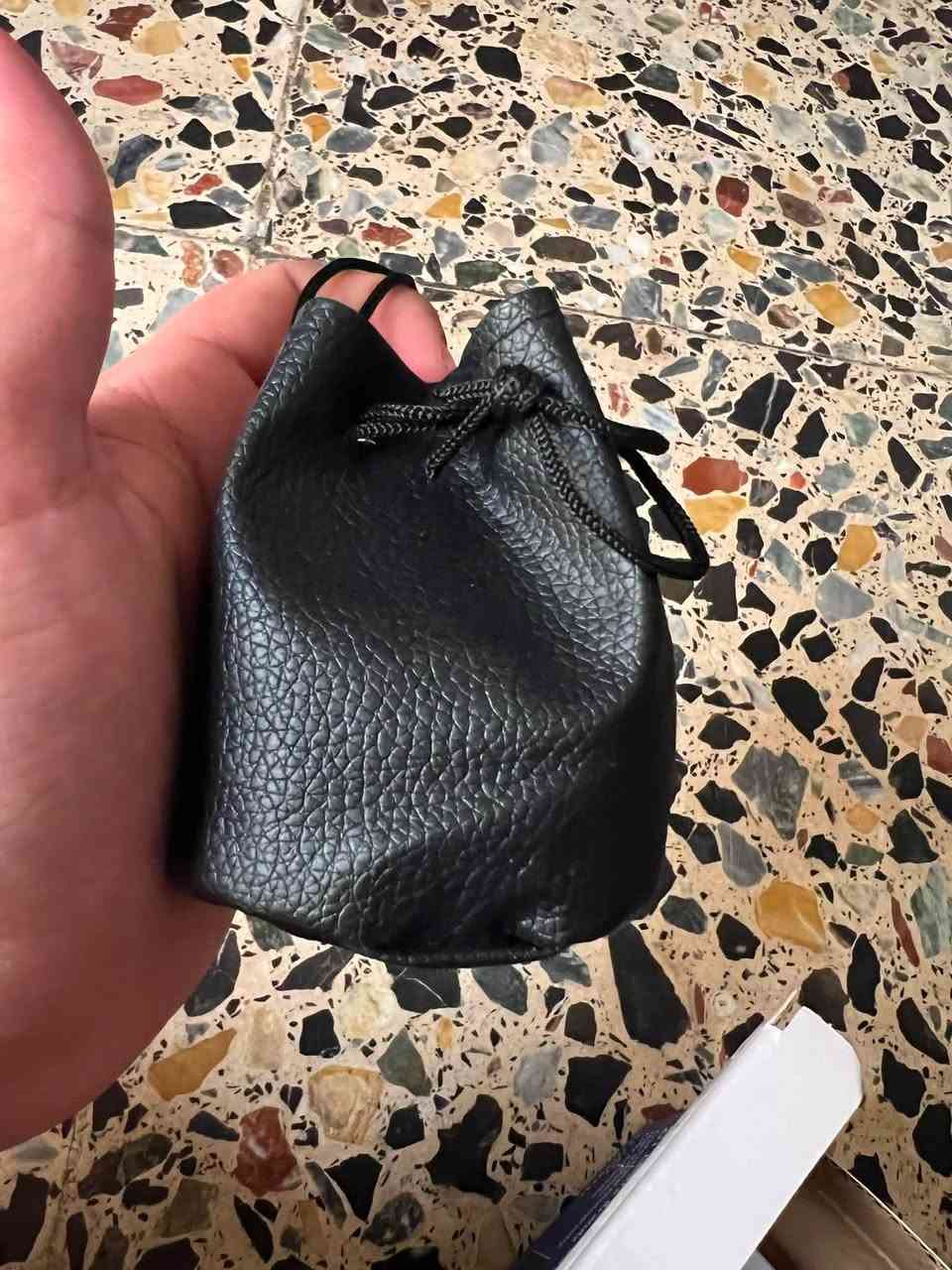 السلام عليكم شباب جانت عندي كامرة واشتريت هاي العدسها وما استعملتها الله شاهد الي تفيدة خل يتفضل خاص ويدلل

***********
