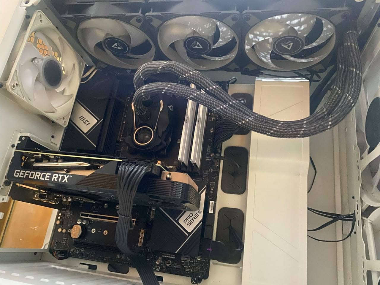 السلام عليكم pc للبيع
الموصفات :
المعالج:ryaezn9 7900x
كارت الشاشه :3060ti 8g
المذر بورد:msi x670 wi fi بلوتوث
الرامات :32g ddr5 rgb6000
الهارد:m.2 samsung 2tb gen4
التبريد مائي 360mm frozen
الباور :700w
الكيس: cooler master
العنوان بغداد حي اور توصيل داخل بغداد فقط
***********
السعر 1850 وبي مجال بسيط
