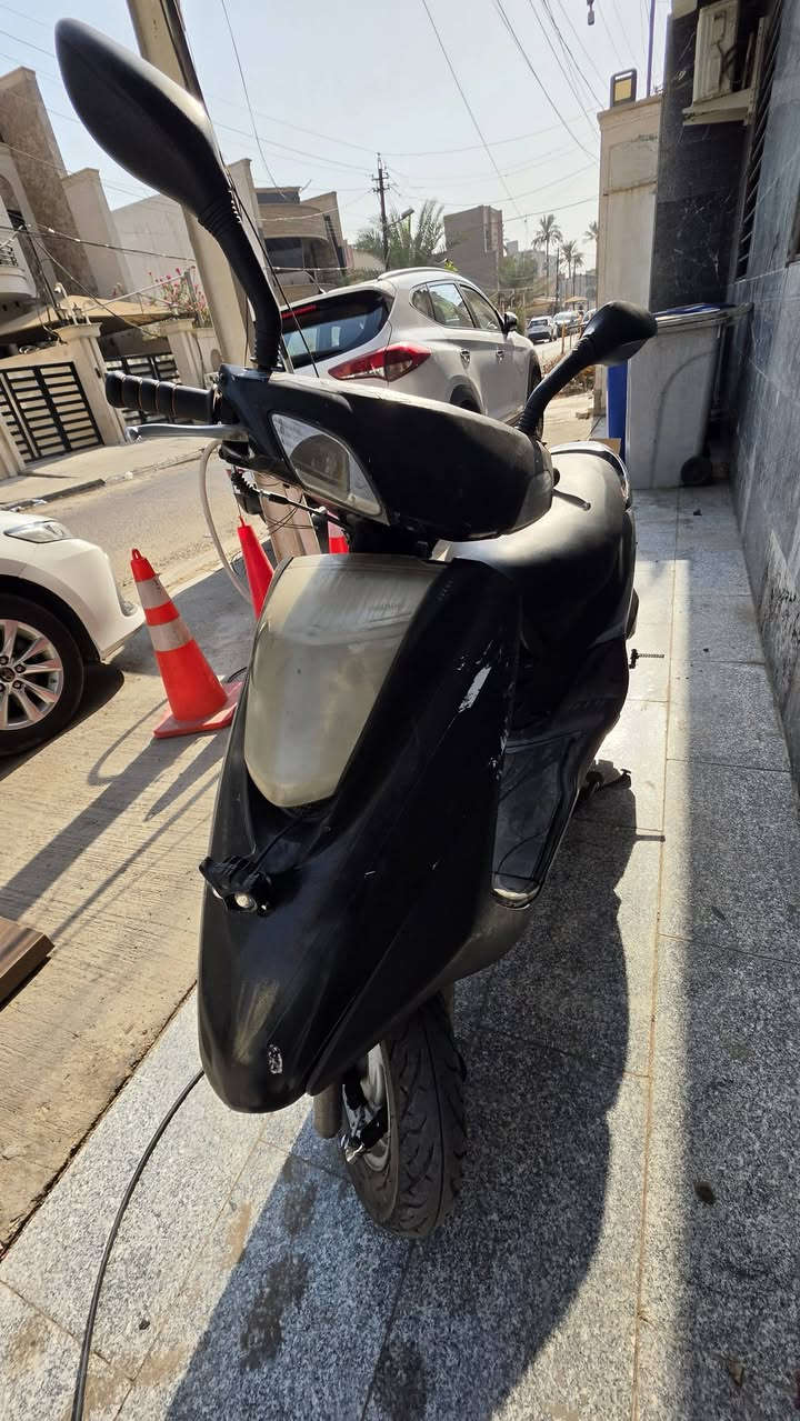 للبيع دراجة ياماها بريز Yamaha Breeze
دراجة ياماها بريز مستعملة بحالة جيدة ، والمحرك ناعم وبحالة ممتازة، وجاهزة للاستخدام. اوراق اصولية كمرك سلف وهندر شغال

 المحرك ناعم وبحالة ممتازة

 الدراجة معمولة إلها ادامة كاملة

 لايت زنون أمامي عالي وناصي

 الكهربائيات جديدة ومبدلة، مثل المصابيح وغيرها

 مضاف إلها مرايات بلادي

 الدراجة نظيفة ومعتنى بيها للأستخدام الشخصي وليس العمل 

 للمشتري حرية جلب فيترجي وياه وفحص الدراجة بالكامل قبل الشراء.

 المكان: بغداد

 السعر 650 قابل للتفاوض بالمعقول

للمهتمين التواصل خاص. او على رقمي *********** واتساب متوفر

