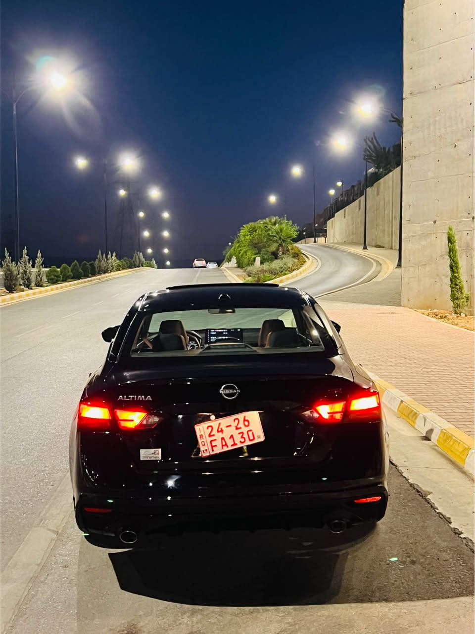 Nissan altima 2024 sr plus 26 mile
ئالتیمای ٢٠٢٤ فوول مواسەفەت ئێس ئار پلەس 
٢٦ هەزار رۆشتوە
بێ بۆیاخ بێ گۆراو بێ کرانەوە ٢ پیدی ئاری بەسیتی هەیە
سلاید 
کوشن جلد و هیتەر 
چارجی موبایل
کوشن کارەبە
گێری سەر سوکان 
٥ بەسمە
شەخال
٢ مانگ کاتی ماوە بە ناوی خۆمەوەیە عەقدی ١٥٠$ ناوێت
*********** 
ناونیشان: سلێمانی السليمانية, العراق

