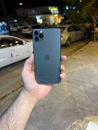 آيفون ١١ برو ماكس • ٢٥٦ • فطر بالظهر