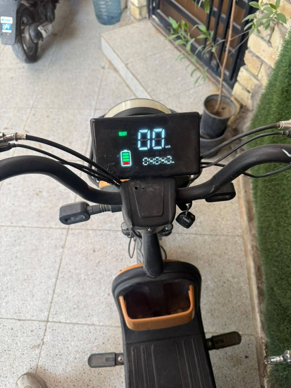 حجم 20 بطارية تمشيك 18 كيلو.ماشة الامامية ملحومة .بس ممأثر  150 (بغداد زعفرانية).***********
