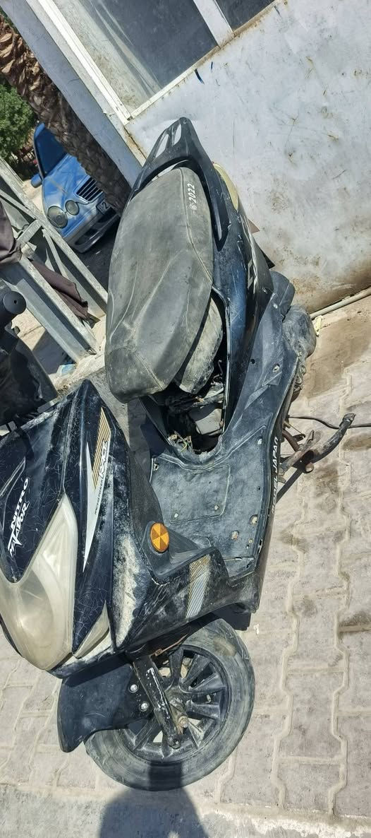 دراجه للبيع مديل ٢٢ محرك.مبدل بي زنجيل بس نكره سلف مكينه ناعمه شلعه مشي فول كهربائيات كلها شغاله نقصها فقط عرموطه مال هندر باقي كفراتها موجودات سعر ٣٠٠ وبيها مجال مكان نجف ابو صخير ***********
