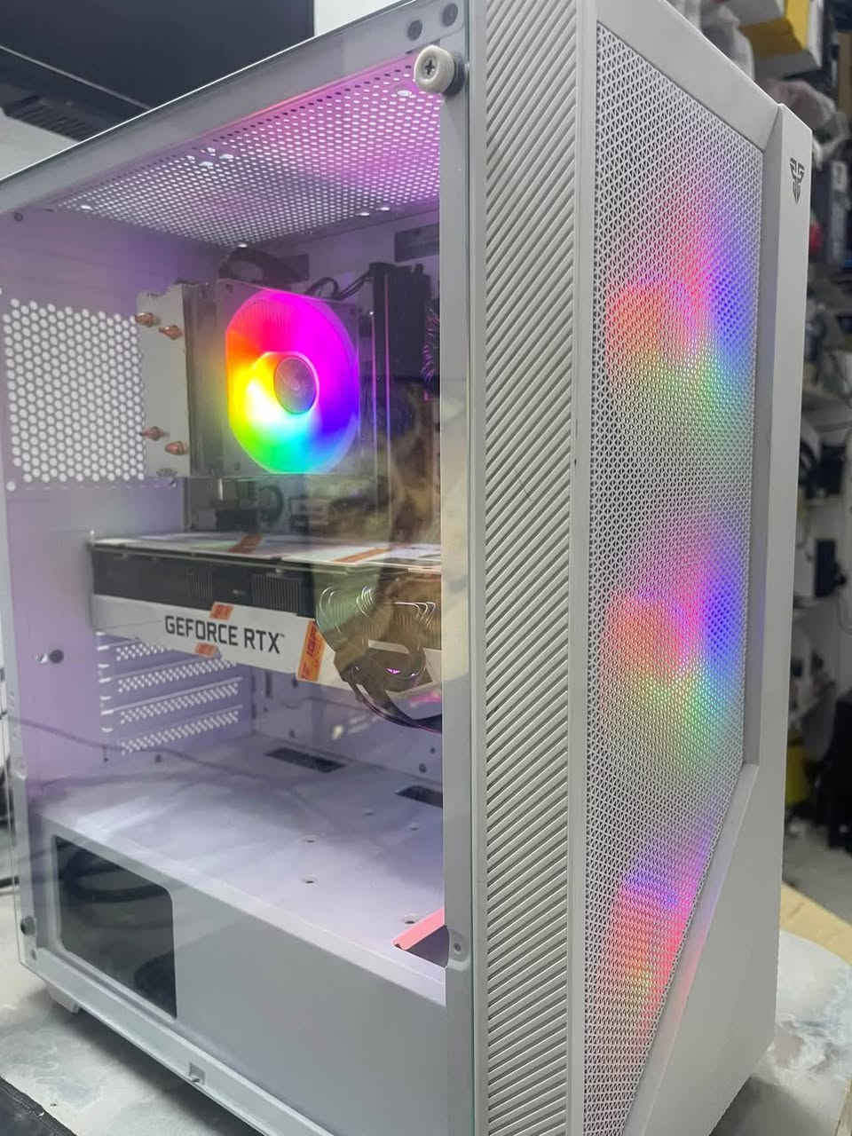 هلا شباب تجميعة للبيع
R5 5500
B450 American MEGATRENDS
Rtx 3060 12G i game Colorful 3 fan 
Ram 16G 3200H Lenovo 
M2 500G reletech 
Power 550w mass
ic 200 pro rgb
التجميعة شغالة ومابيها اي مشكلة 
البيع ع الفحص والضمان
السعر 950 الف 
بغداد حي اور شراي تعال خاص او اتصل ***********
