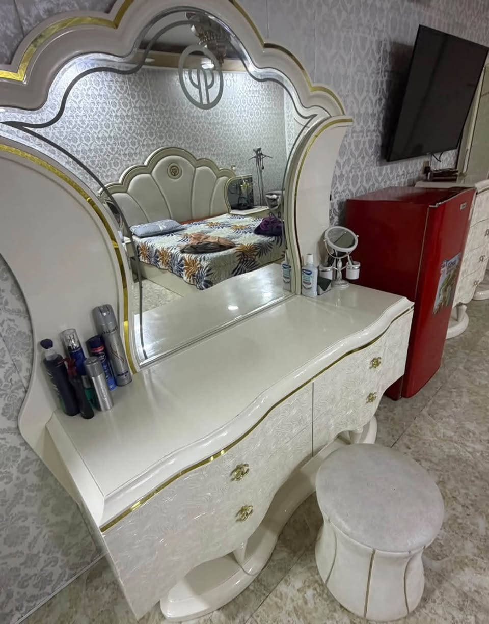 غرفة ايطاليه • ٧ قطع • نظافة ١٠٠٪