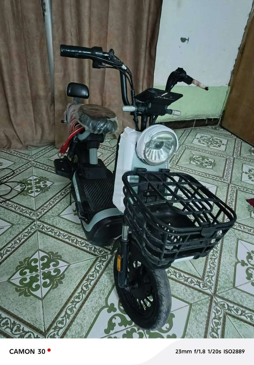 السلام عليكم دراجه شحن ريان حجم 14 دراجه اتخبل بعدها جديده السعر 400 وبيها مجال هاذه رقمي *********** وترهم اقصاط

