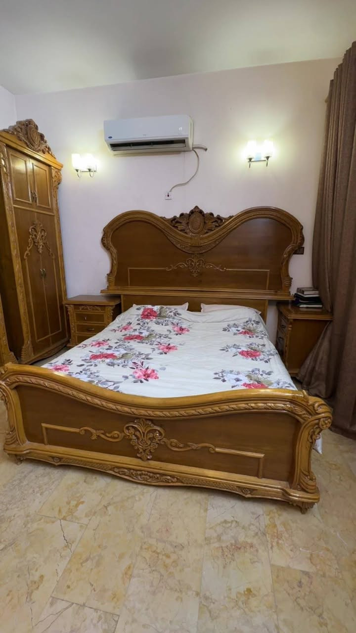 السلام عليكم غرفه صاج تكمه كولش نظيفه  سعر البيع مليونين
بغداد /جميله/للتواصل ع الرقم***********
