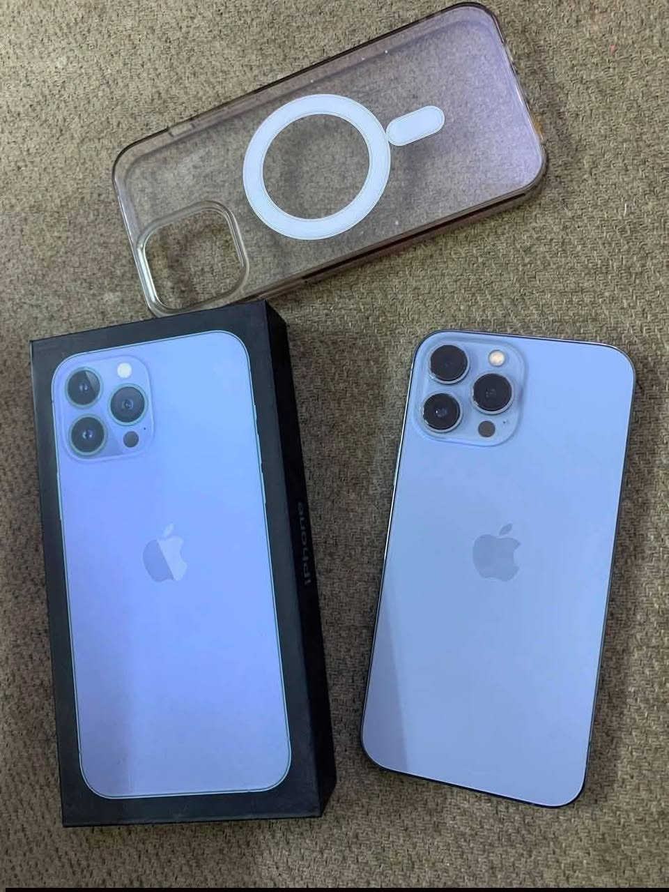 مساء الخير
iPhone 13 Pro Max 256 
كامل الملحقات نظافة 100% لون بحري وتر بروف
الجهاز أمريكي مستبدل بطارية فقط تفصيخ
خير من الله الجهاز مكفول من أي عطل
للبيع او المراوس
السعر 570 وشراي بعيوني
متواجد واتس اب
***********
