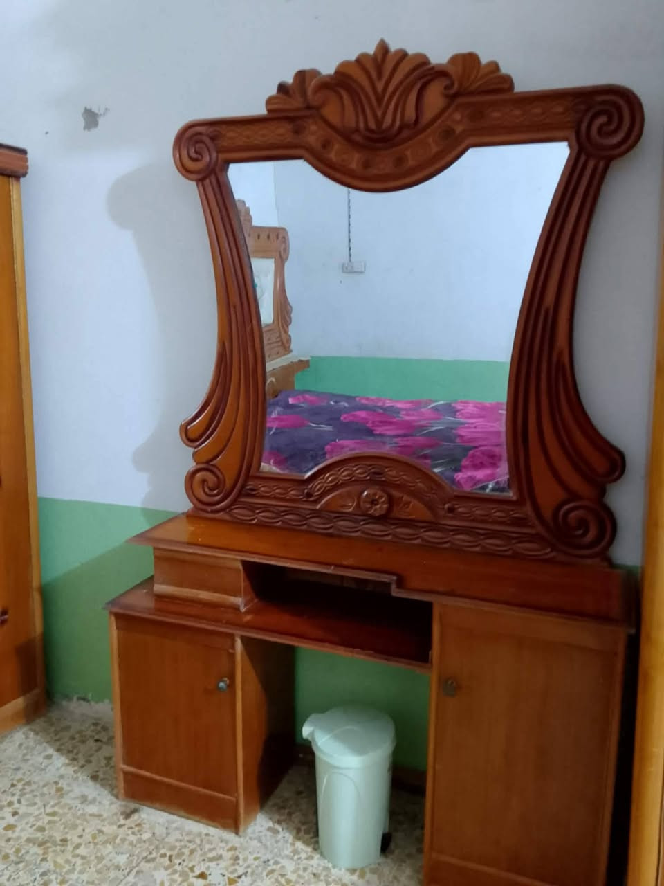 غرفة نوم تزكام كاملة 
كنتور قاطين أبو سته 

للإستفسار إتصل / ‏***********‏
