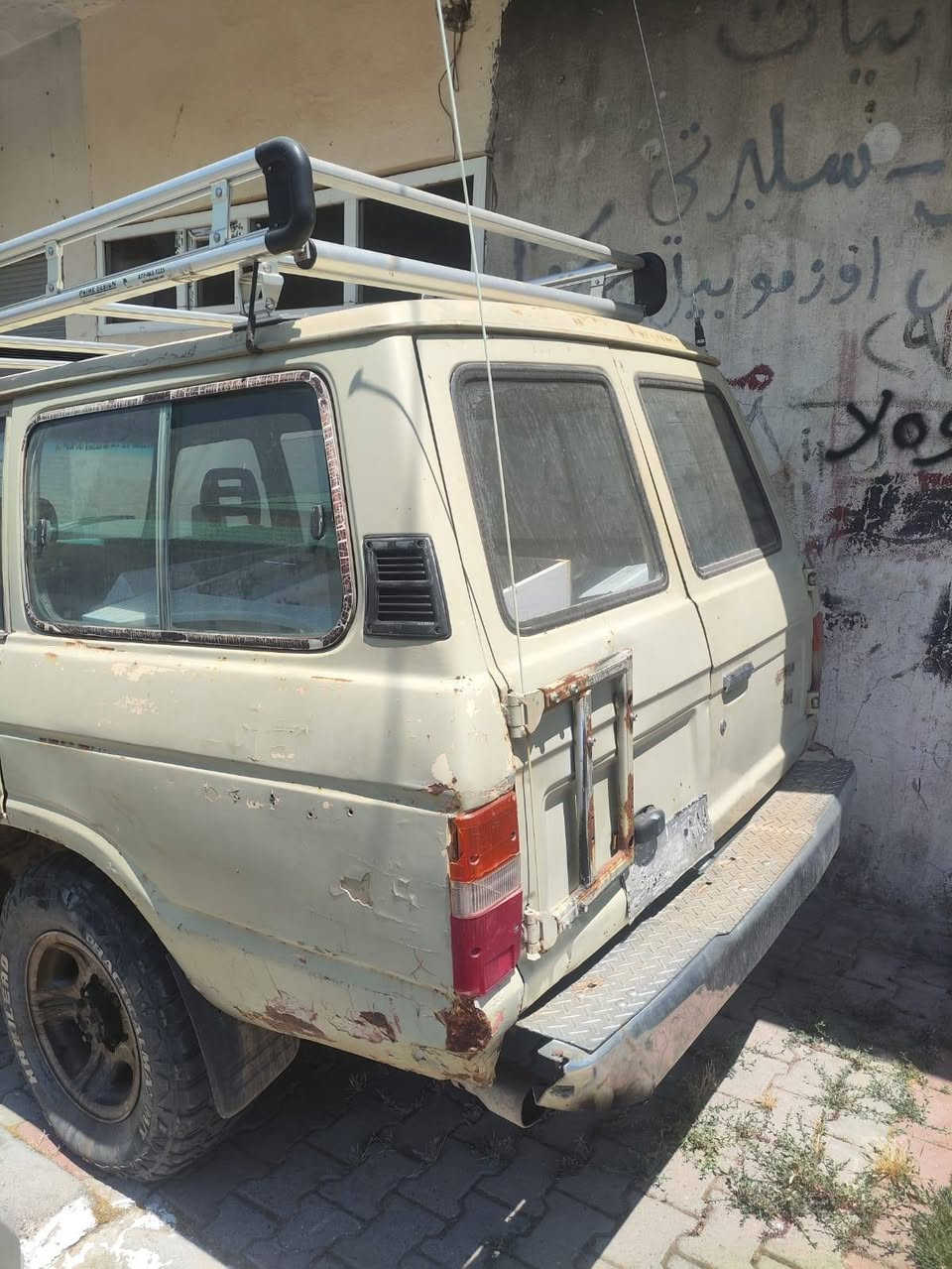 برا  مكينه 3fاو 6گيرة چوار جرايه  ده رگا كان قفل مه ر كه زيه جوار جام كاره بايه پيشي ديسكه
مويدل ٨٨
دبل اكسل ايشه كات وه شه رت
گيرو مه كينه ى مزبوت بيت بيلاد 
كامله دعمى نيه ئه وه ى بيكريت سودى ليبينيت پاره ى زؤر زؤر هه رزان
ئاڕم بلاستيك سه نه وى له گه له به شه رت
*********** دهوك
برا  مكينه 3fاو 6گيرة چوار جرايه  ده رگا كان قفل مه ر كه زيه جوار جام كاره بايه پيشي ديسكه
