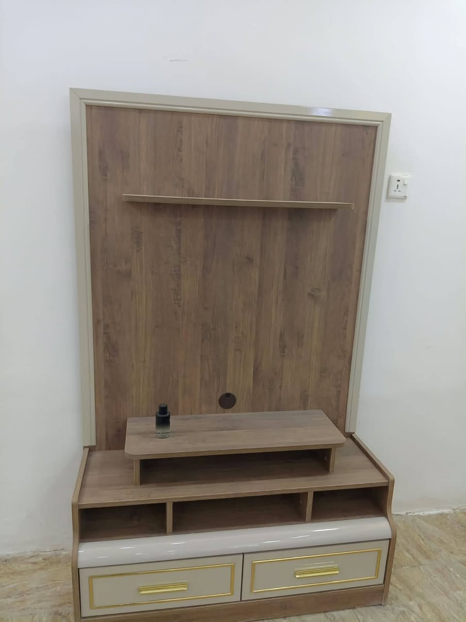 سلام عليكم من رخصت صاحب الكروب 
غرفه تركيه للبيع نضيفه كلش شوفت عينك
للبيع السعر 2 مليون اوبيه مجال للشراي مكاني كربلاء حي العامل منطقه الاولا غرض البيع انتقال لماكن أصغر والغرفه كلش جبير الاستفسار اتصل ***********
