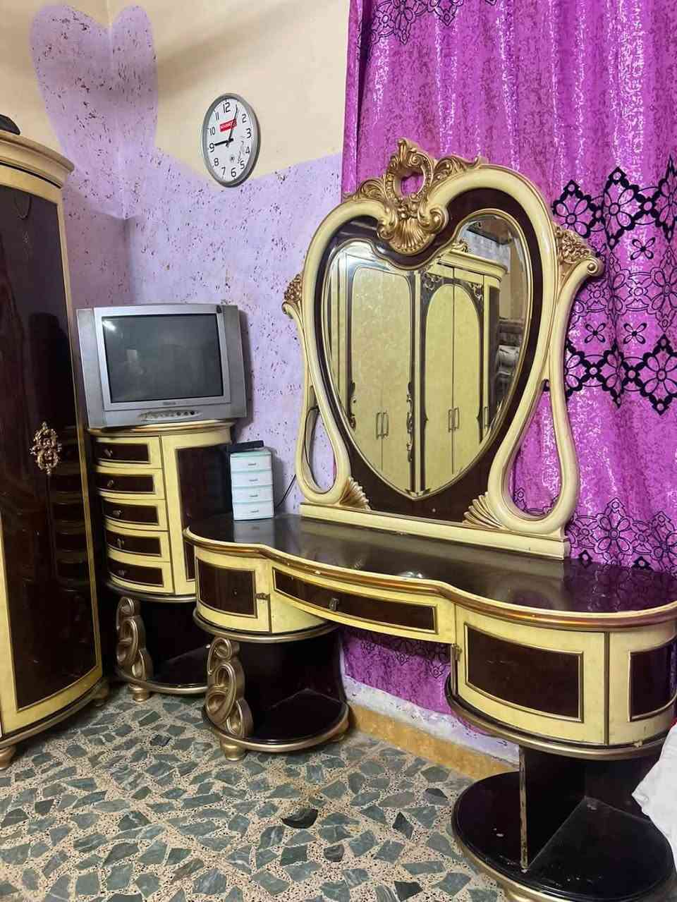 متوفر غرفه بعدها تكمه ماليزي نضافتها 90 بالميه لطلب والاستفسار مراسلة الصفحه او الاتصال على الرقم ***********
