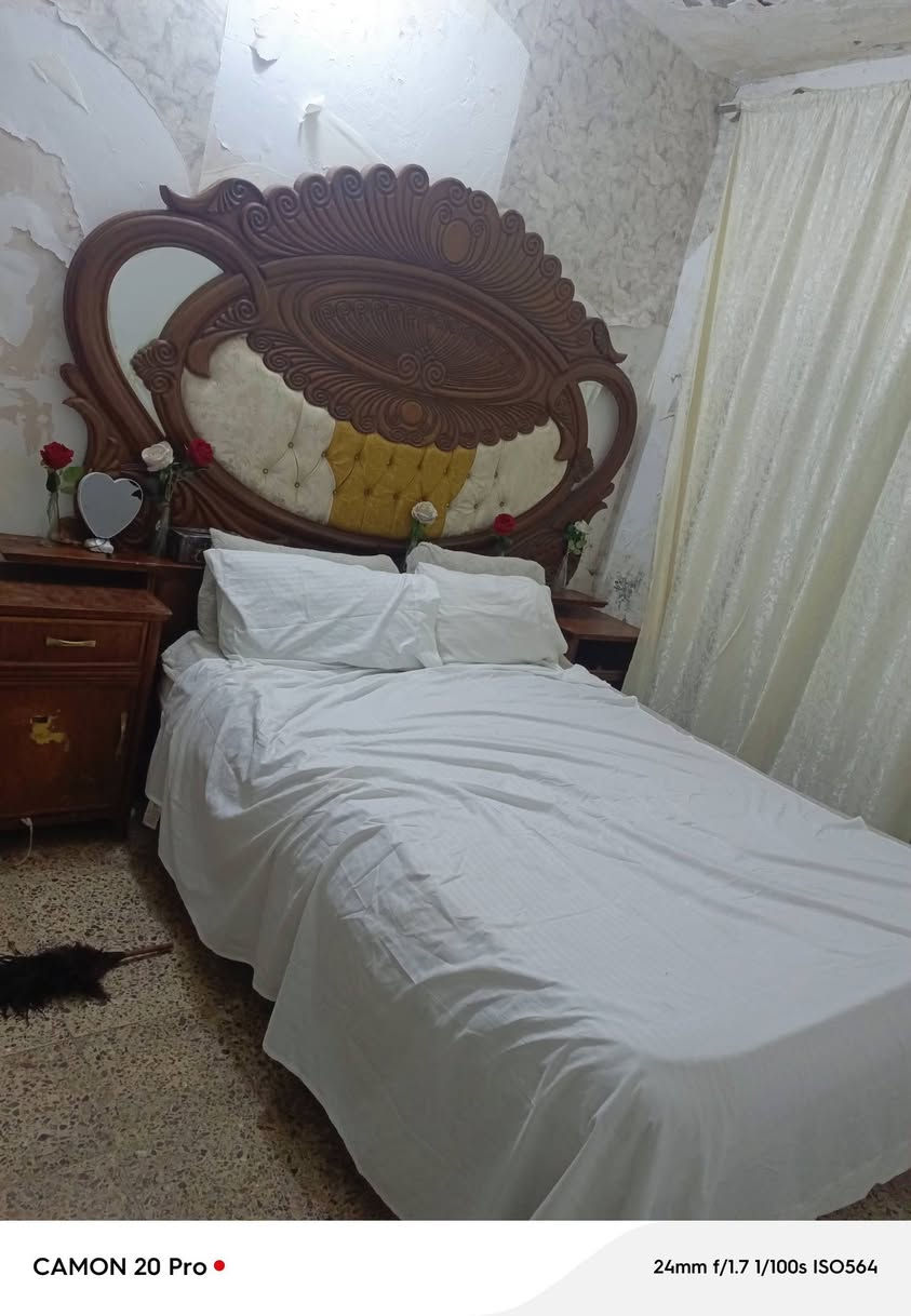 سلام عليكم غرفه نوم للبيع مكاني بغداد قفلها 250 تواصل ***********
***********
