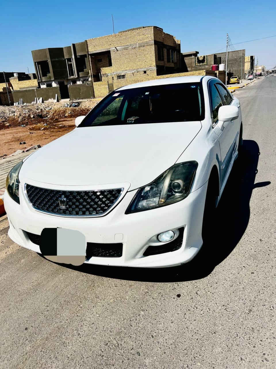 سلام عليكم اخوان... كراون ٢٠٠٩ كامل مواصفات مكصوصه.. بصمه تبريد حداده مكينه كير خير من الله.. سعر ٣٨.. مكاني  بصره هوير..***********
