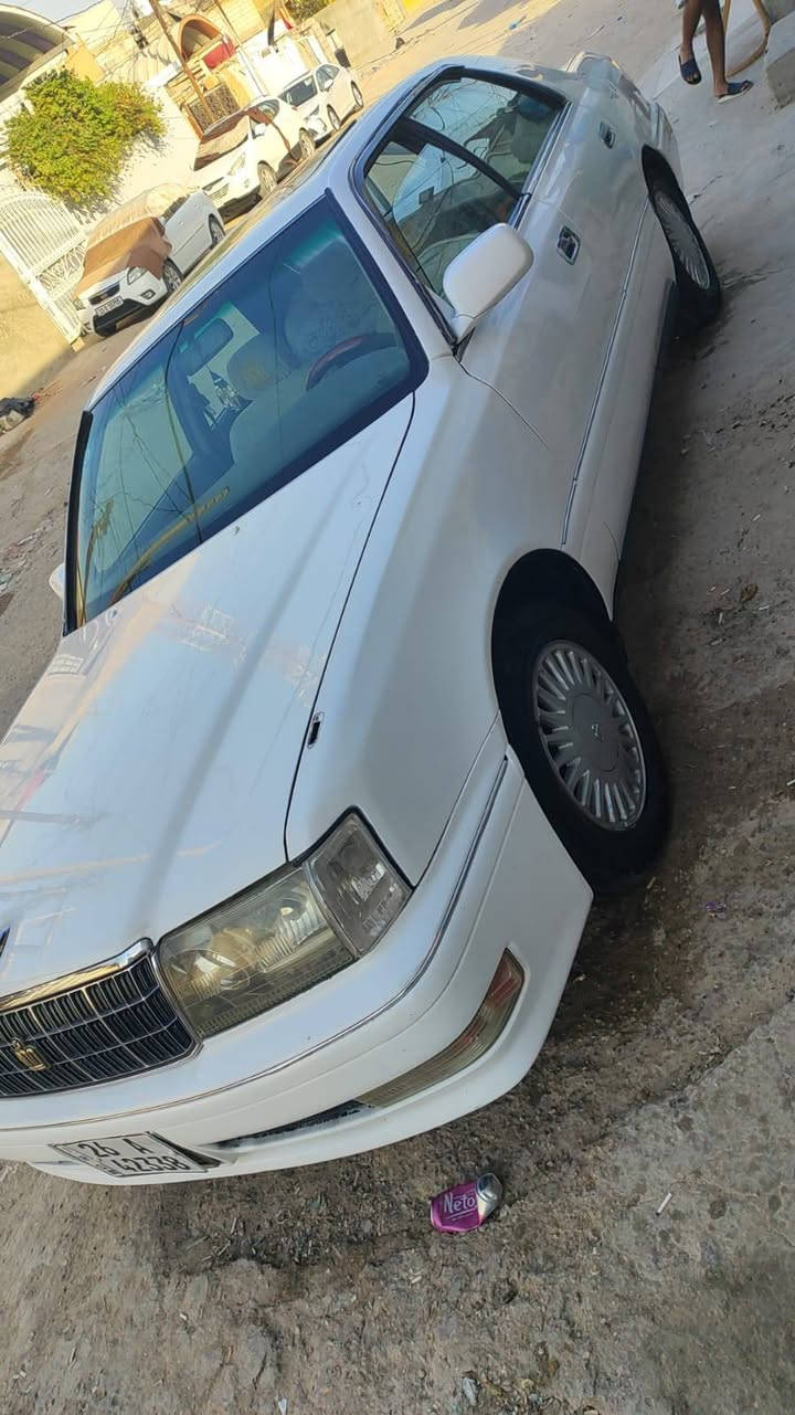السلام عليكم شباب سياره راس الثور للبيع فلات كير و مكينة بل جيس حدادية ورة وكدام بل جيس مداور ثاني يوم كصتهة بس قمارة كفالة السيارة تبريد شغال السعر 90وبيهة مجال قليل حك الجية مكان بل نجف ويدلل الشراء ***********
