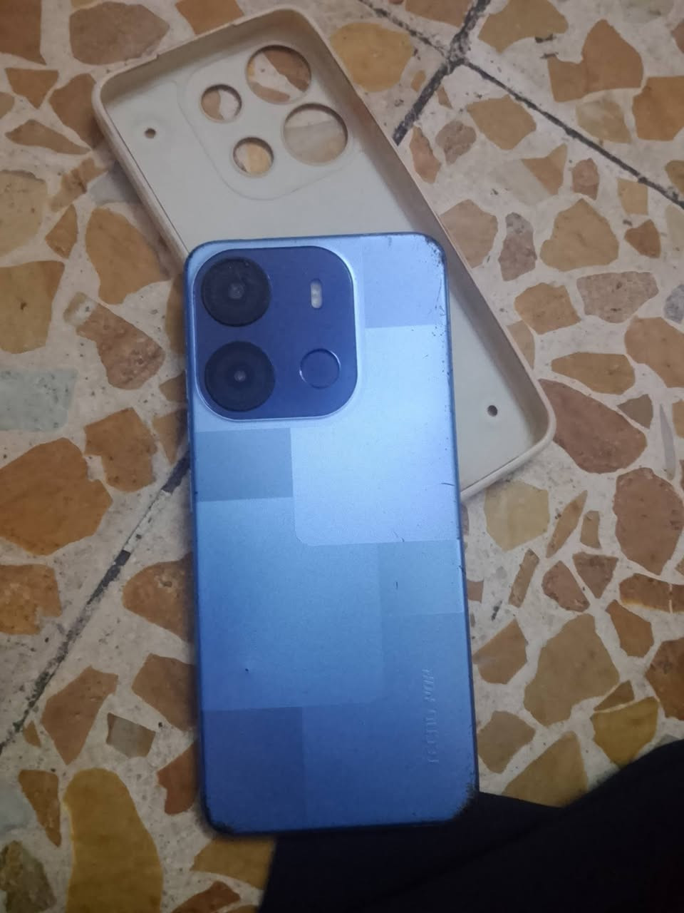للبيع السعر 75 وبي مجال بسيط عنوان بغداد مدينة الصدر ذاكرة 64 هاي لزكة اني حاطها مو هاي لزكة اني حاطها مو شاشة صوتة كلش عالي ومثل ما واضحة سلاستة واتساب ***********
