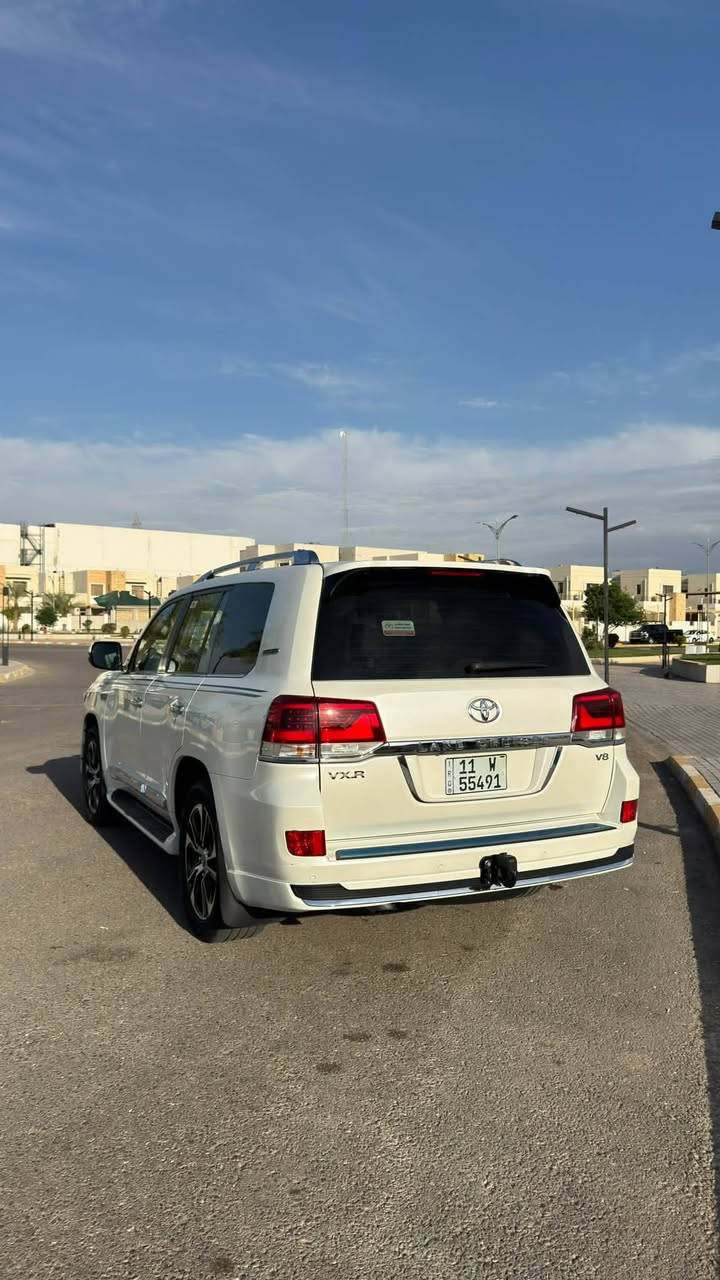 لاندكروز VXR • 8 سلندر 4600 • مشي 150الف