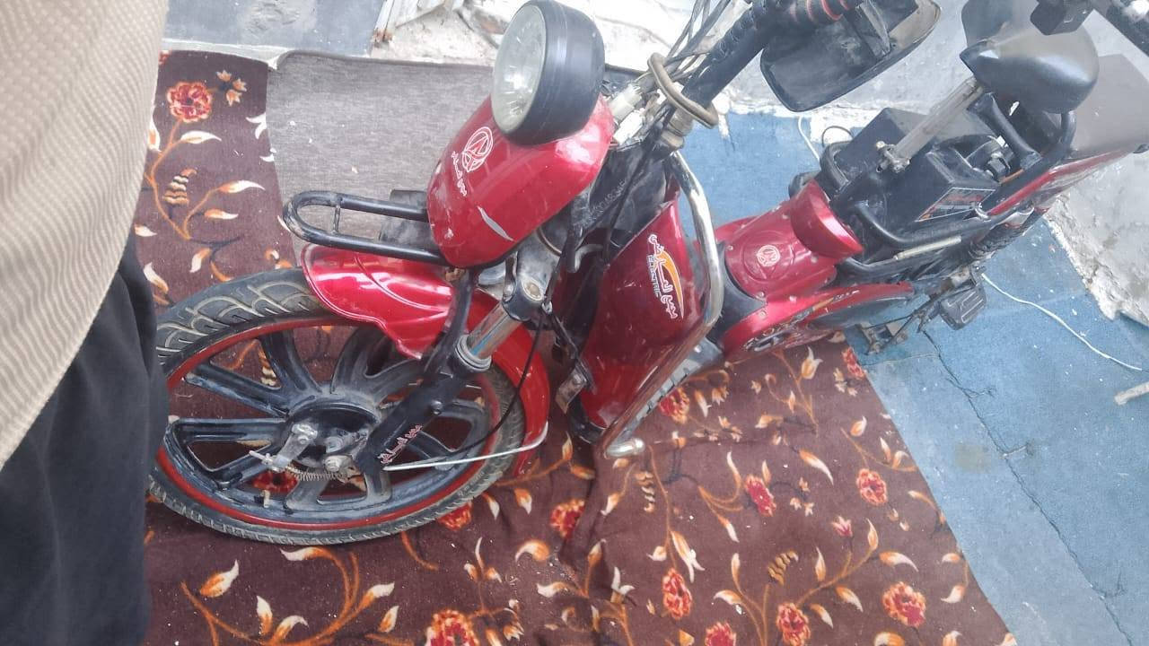 دراجه للبيع أبيع عاطله ما اعرف شنو الخلل البيه نظافه مثل ما موجود بالصور كهربائيات شغاله كامله وتايرات نظاف كلش بس يرادله ترتيبات الدراجه مهموله بالبيت مو فارغ اسويه
العنوان كوفه مخزن الموز بالقرب من جسر الإمام علي

***********

السعر 120 وبيه مجال قليل
