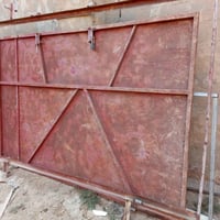 السلام وعليكم عندي باب للبيع واتساب 07776919889