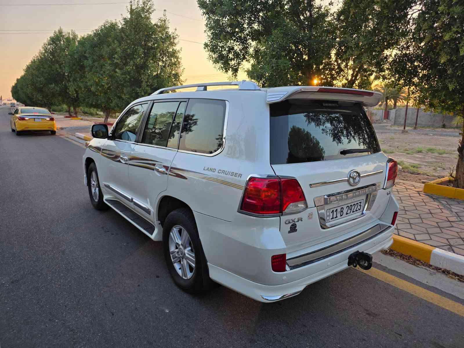 جكساره ٢٠١٣ فول مواصفات رقم بغداد بسمي سياره جديده ماشيه ١٧٠ كم بلاد بيها ٤ قطع صبغ شرط بدون حادث ولا زلغ بل دواخل محرك كير شرط بيع او مراوس السعر ٢٧٥ بي مجال حك الجيه العنوان ديالى بلدروز رقم الهاتف ***********
