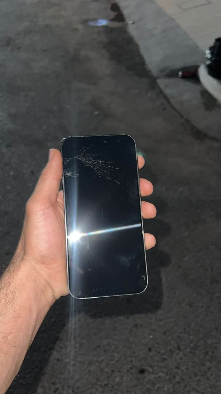 سلام عليكم ١٤ برو ماكس التليفون مبدله شاشه اصليه + مكسور الكلاس ماله وضهر بي فطر + التليفون بطاريته ٨٢ بلادي ذاكرته ٢٥٦ تليفون كلشي ما بي غير ذني سعره ٦٠٠ وبي مجال للطيبين عنواني بغداد المشتل .+ رقمي *********** لونه بنفسجي مميز . 🖤

نص مكتوب في الصور:
- ٦:٣٨ حول الاسم iPhone (2) إصدار iOS 26.6.1 اسم الطراز iPhone 14 Pro Max رقم الطراز MQ9X3AA/A الرقم التسلسلي JLY6N2PYH4 انتهت صلاحية التغطية سجل تاريخ القطع والخدمة الأغاني الفيديوهات ٦٩٠ الصور ٨٣١ التطبيقات ١٩ السعة ٢٥٦ غ.ب. متوفرة ١٧٧,٠٧ غ.ب.
- مساحة تخزين iPhone iPhone المستخدم: ٧٨,٨ غ.ب. من ٢٥٦ غ.ب. ١٧٧,٢ غ.ب. التطبيقات الصور iOS بيانات النظام توصيات صور iCloud تحميل جميع صورك وفيديوهاتك قد يستغرق بعض الوقت وقد ينتهي ليلاً عندما يكون جهازك متصلاً بشبكة Wi-Fi وبمصدر طاقة. إزالة التطبيقات غير المستخدمة تمكين إزالة التطبيقات غير المستخدمة تلقائيًّا عندما تكون مساحة التخزين منخفضة. ستبقى مستنداتك وبياناتك محفوظة. الحجم PUBG MOBILE ١٦,٩١ غ.ب. آخر استخدام: ٢٠٢٦/٩/٦ الصور التطبيقات
