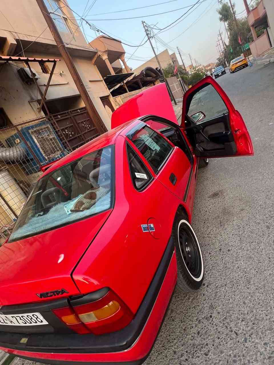 اوبل فيكترا للبيع موديل 91سنويه 31 حجم 20بدون ضربه صبغ جماليه كامل جاهز برغي نقص مابي اربع طائرات جديد شراي يخابرني ***********
