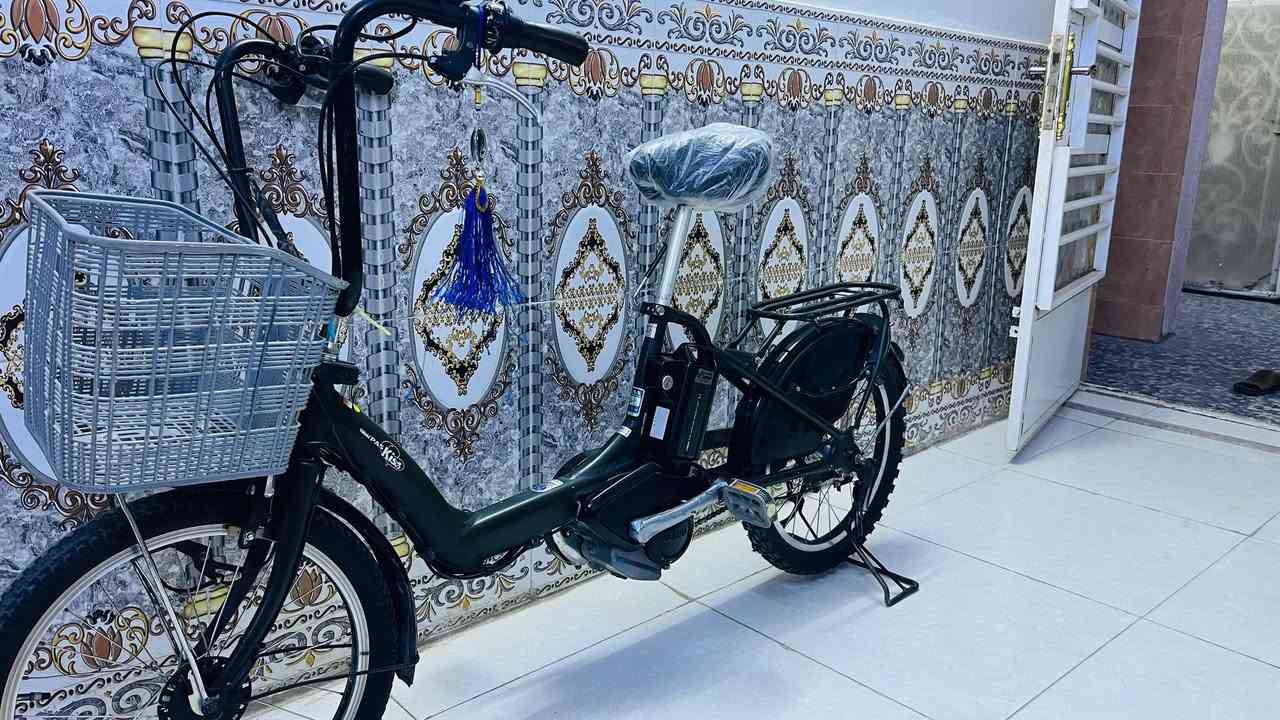سلام عليكم عندي بايسكل شحن مساعد من شركه ياماها ياباني اصلي نضيف كلش مال حاويه بطاريه ليثيوم شغاله تمشيني خير من الله جاهز من كل نواحي مع ملحقاته سعر 350 وبي مجال مكان بغداد الامين ثانيه ***********
