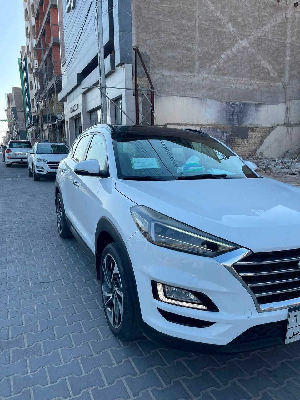 السلام عليكم للبيع هونداي توكسان موديل 2020 السياره بيها بارد بكصه البنيد السيارة فول مواصفات بنراما  رقم اربيل السياره ماشيه 149 الف كير مكينه حداديه تبريد مكفولات السعر 193 وبيها مجال بسيط مكان السياره النجف الاشرف للاستفسار الاتصال ***********
