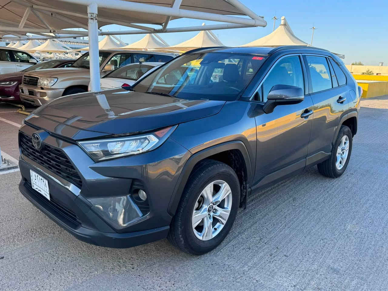 السلام عليكم 
RAV 4 2020
سعرها 183$
ماشيه 81 ميل 
مواصفات XLE
حادثها كدامكم قطعة واحدة فقط بنيد
*********** 
بغداد
