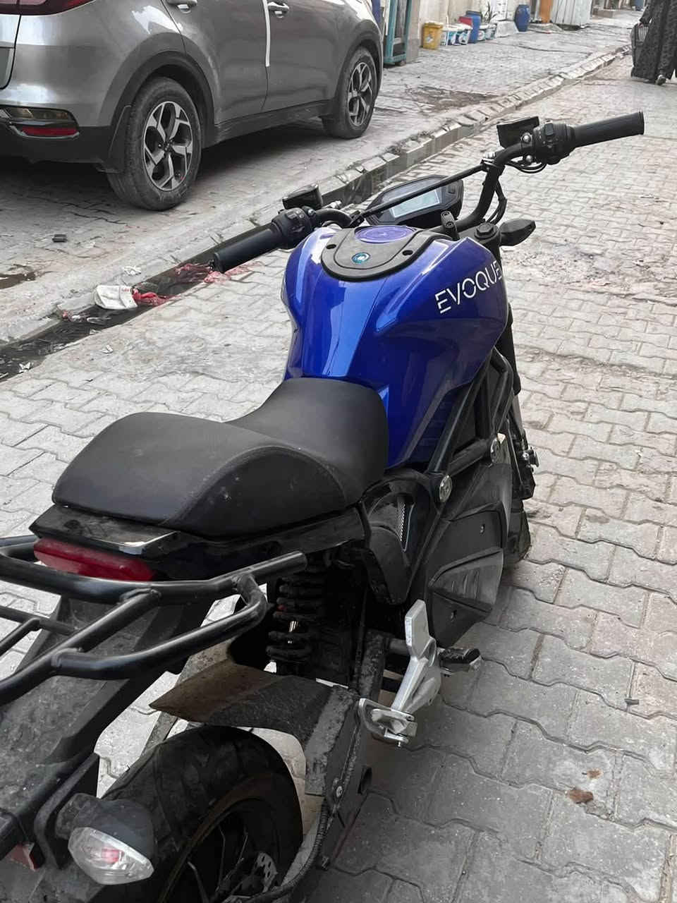 قفاز شحن 
جديده الدراجه موديل ٢٥ليثيوم
استخدام قليل جداً 
الي يريدها يتصل ***********
السعر مليون و١٠٠
