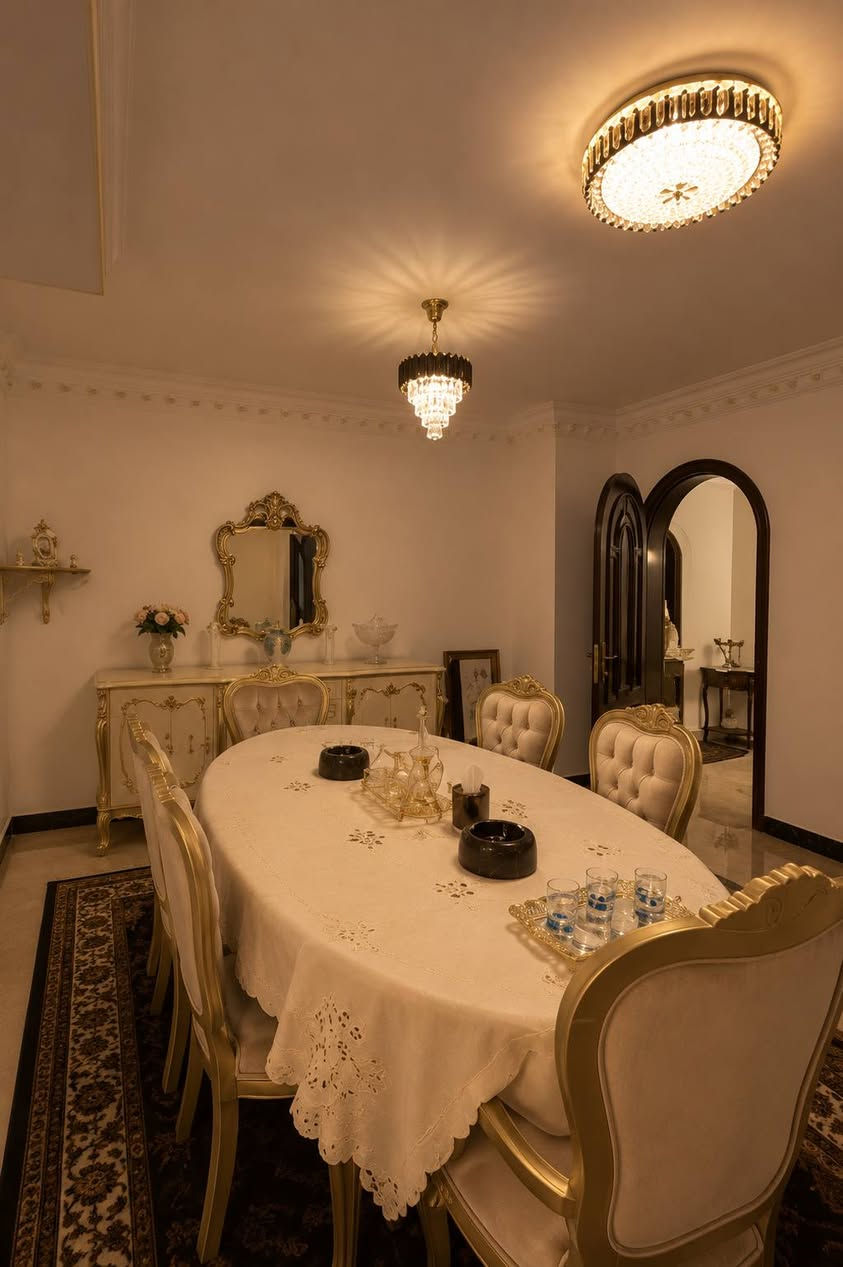 🏡 بيت فاخر للإيجار – العرصات / قرب باباروتي
📍 موقع مميز في منطقة العرصات، بالقرب من الكرادة خارج

📐 المساحة: 600م²
🛏 عدد الغرف: 7 غرف
🛋 مؤثث بالكامل بأثاث راقٍ وجاهز للسكن

🏠 تفاصيل العقار: ⭕️ غرفة استقبال
⭕️ صالة واسعة
⭕️ غرفة طعام
⭕️ مطبخ حار وبارد
⭕️ مكتب
⭕️ سويت منفصل عن البيت
⭕️ غرفة عاملة
⭕️ 4 حمامات
⭕️ كراج سيارات
⭕️ حديقة صغيرة

✨ عقار مميز بمساحات واسعة وتأثيث راقٍ، مناسب للسكن الفاخر أو كمقر للشركات والمنظمات.

💰 للاستفسار عن السعر:
اكتب تم في التعليقات أو راسلنا مباشرة لمعرفة التفاصيل.

📞 للتواصل والاستفسار:
***********
📲 متوفر واتساب

🟩 نستقبل جميع العروض والطلبات العقارية.
🟩 نوفر تصويرًا احترافيًا وترويجًا مميزًا للعقارات.

✨ عقارات الأكرم… ثقتكم عنوان نجاحنا.

#عقارات_الأكرم #عقارات_بغداد #عقارات_العراق #العرصات #الكرادة_خارج #بيت_للإيجار #فلل_بغداد #بيوت_فخمة #عقار #استثمار_عقاري #شركات #منظمات #LuxuryHomes #BaghdadRealEstate #IraqRealEstate
