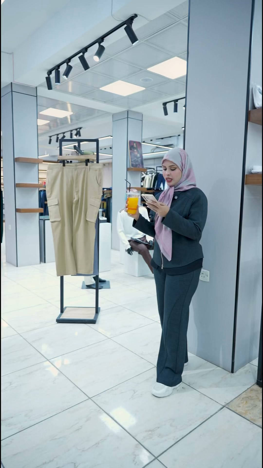 بنطرون كتان • مقاسات ٣٠-٤٤ • قماشة درجة١