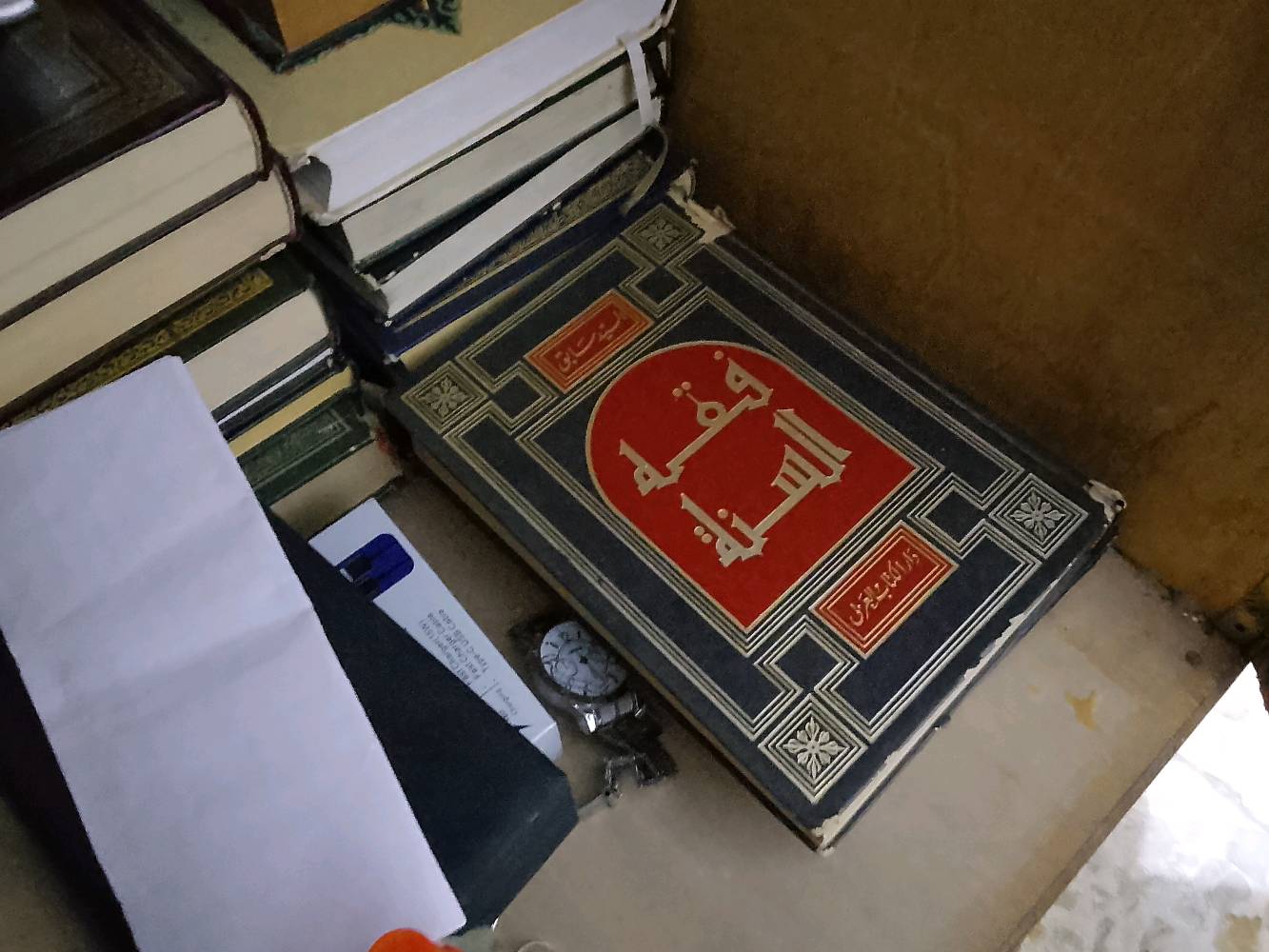 كتب للبيع أكثرهن دينية الفريقين ورقية ومجلدات كاملة واجزاء السعر مناسب مكاني الحرية بغداد