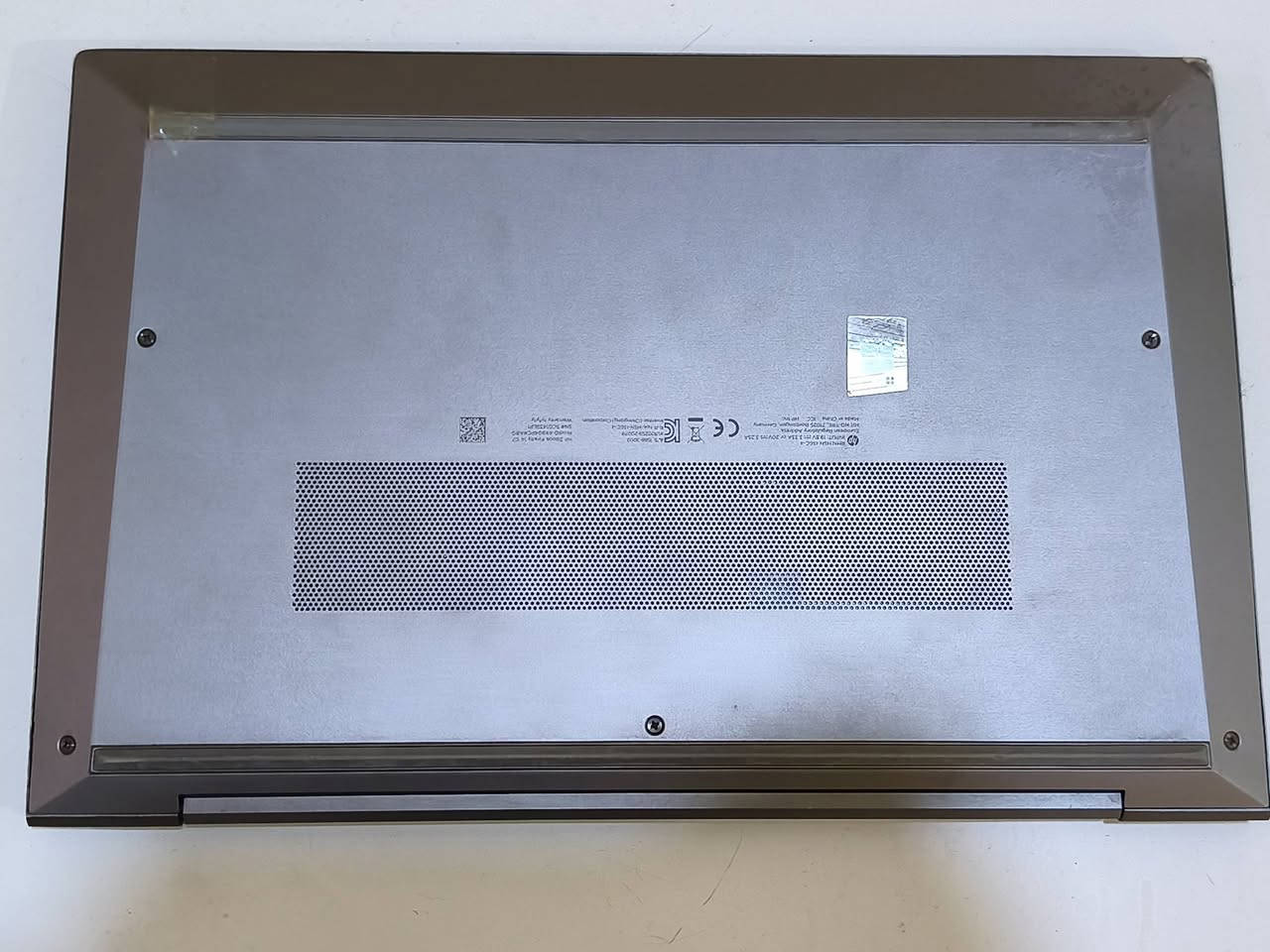 السلام عليكم عندي حاسبة hpفئة الZbook ممتازة للمهام الهندسية والبرمجة والالعاب تشغل GTA5 الحاسبة جداً نظيفة ومواصفاتها امامكم بالصور 
عيبها الوحيد فقط ضربة خفيفة من الحافة ومتأثر
والسعر 500 الف وبيها مجال خير من الله 

 للاستفسار الاتصال او واتساب على الرقم 
***********
