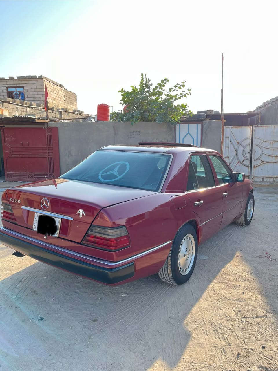 السلام وعلكيم 
للبيع مرسيدس دب موديل 94 رقم بغداد
شرط تحويل 
مكينة خراطيم 
كير وحداديه وتخم تايرات جديد 
تبربد شغال 
سياره مصبوغه جمالية 
اي استفسار واتساب او اتصال متواجد 
الرقم *********** 
السعر80 وبيه مجال :
مكان سياره البصره. البصرة, العراق
