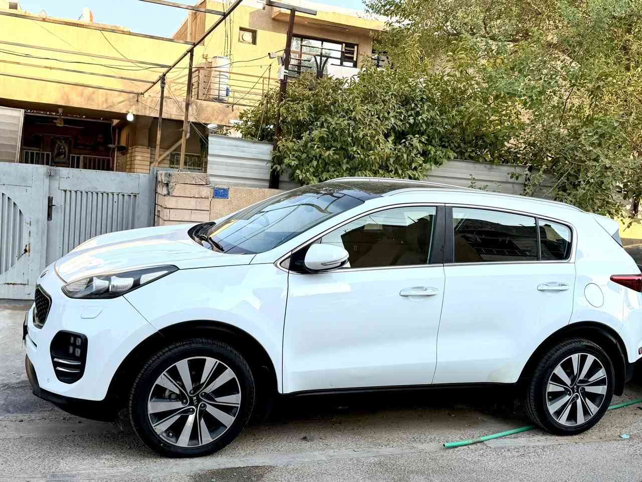السلام عليكم سبورتج  خليجي موديل 2017 كفالة عامة فقط الدعامية بيها صبغ رقم بغداد بااسمي مواصفات بنورما تحكم ستيرن تخم تاير جديد مكينة 2000دوش تبريد ثلج السعر 165 الشراي يتصل ع هذا الرقم ***********
