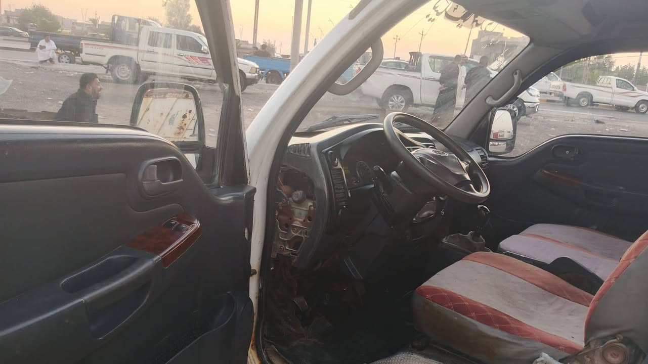 سلام عليكم سيارة كيه بنكو البيع مديل 2005-كير مكينه نضاف تخم تاير باتري جديد سيارة مال خبزه نضيفه احله من صوره تفاصيل سياره ما اندل راعيه اتعهد 100 سنه محد يطلب عليها البيع كوم حديد مكان البصره سعر  55 ***********
