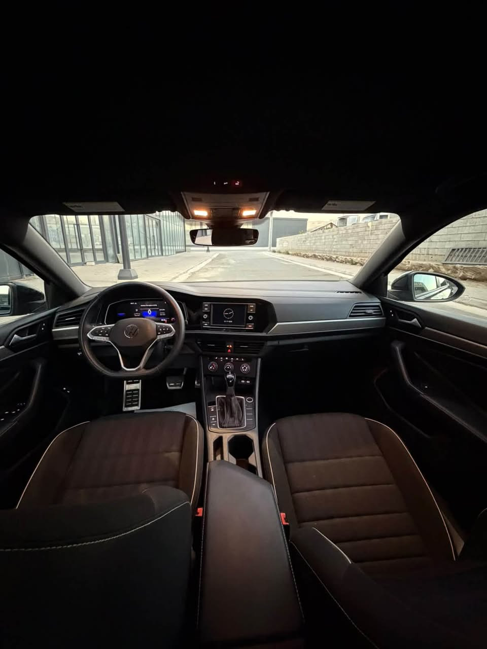 jetta sport 2024
پێش کەپس بێ ایرباگ
‏13 ڕۆشتوە 
چەمەلەغ لای سایق بۆیاخە + نیودەرگای سایق بۆیاخە 
ژمارە کاتیە 
***********

جيتا سبورت  2024 
ماشيه ١٣ الف ميل 
بجم كبس بدون ايرباك 
جاملغ + نص باب صبغ 
رقم كاتى 
***********
