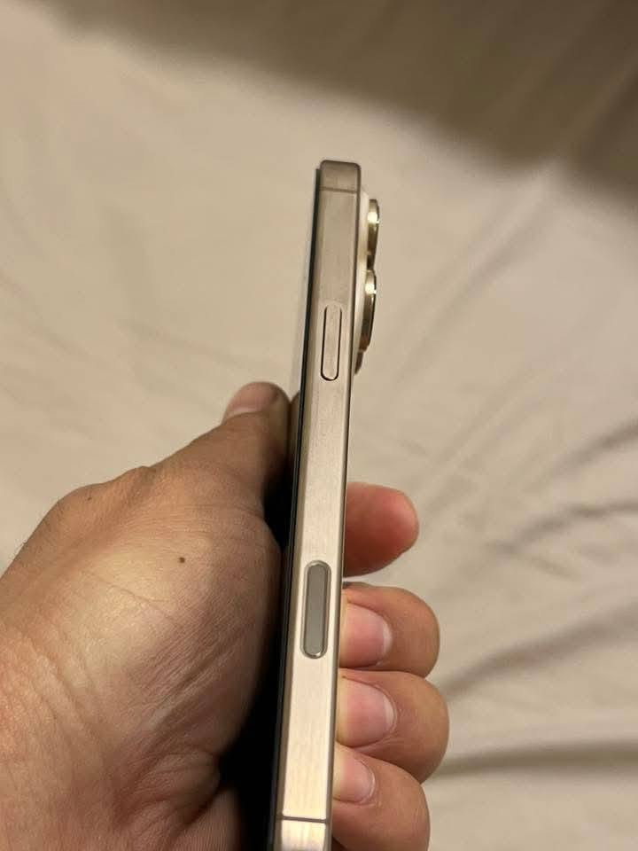 16 pro max
السلام عليكم
iphone 16 pro max للبيع
شرق اوسط 
ذاكرة 256g
الجهاز سيمكارد مو الكتروني
نموذج M
بطارية 91
نضافة 100%
السعر 1275 
الجهاز زلغ ماكو بي 
كارتونته وشاحنته وغراضه كاملة موجوده 
العنوان النجف السعر خاص او الاتصال على الرقم ***********
يعجبك علق ما يعجبك اكلب المنشور فدوه رحتلك
