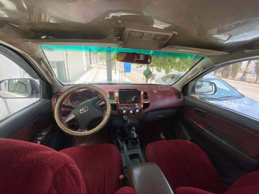 Toyota hilux 2013
پارچەڕەش سەقف و شان و دەعمی پێش و دوا بەشەرت سەنەوی تازەیە سەیارەیەکی پاک و جاهیزە بێمەسرەفە تەحویل هەر دەقەیەک بتەوێت بەناوی خۆمانە سەیارە هی ماڵە هی مەعرەز نیە تەقەو ڕەقەی نیە تەبرید سارد و گەرم بەشەرت  نرخی172معامەلە سەیارەکە لەسەیدسادقە بۆ زانیاری زیاتر ***********
*********** حلبجة, السليمانية
