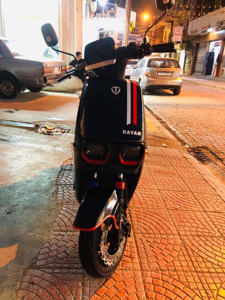 دراجه شحن RAYAY
مواصفاتها معروفه الماطور مستعمل شهرين 
البطاريه عقل وملف شرط الفحص 

دبل سويج وبصمه 
كلشي شغال 
السعر 900
البايع شاري لا تتصل وابو 800 
لا تعب نفسك وتتصل 
***********
عنوان شارع حلب
