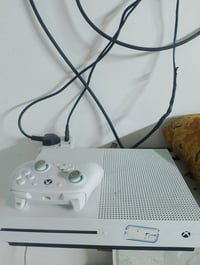 اكس بوكس وان S • 1 تيرا • حساب مملوك