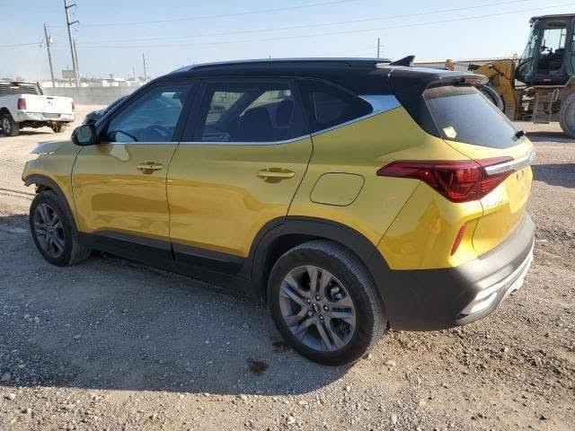 السلام عليكم 
كيا سيلتوز موديل 23 
المحرك 2000 دوش
اللون مميز ذهبي
 وارد امريكي بدون حادث  
فقط سرقه غراض الدعاميه  مثل ما موضح بالصور
وبالباب الي خلف باب الصدر صارت بيها طخة بسبب النقل والتحميل من الاردن للعراق وعندي فديوات وصور توضيحية
المواصفات عاديه
تحكم ستيرن جهيتن 
تحديد مسار وتثبيت الستيرن على الشوارع المخططه
الشاشه لمس وكاربلي وبلوتوث 
والتبريد قطعتين وشغال والتدفئة ايضا شغاله
جاهزة وكامله من جميع النواحي 
ومكفوله من كير ومحرك 
السياره بأسمي والسنوية باسمي 
*********** بغداد, العراق
